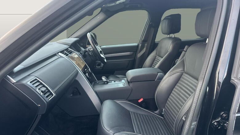 Land Rover Discovery 3.0 D300 R-Dynamic HSE 5dr Auto Diesel Station Wagon